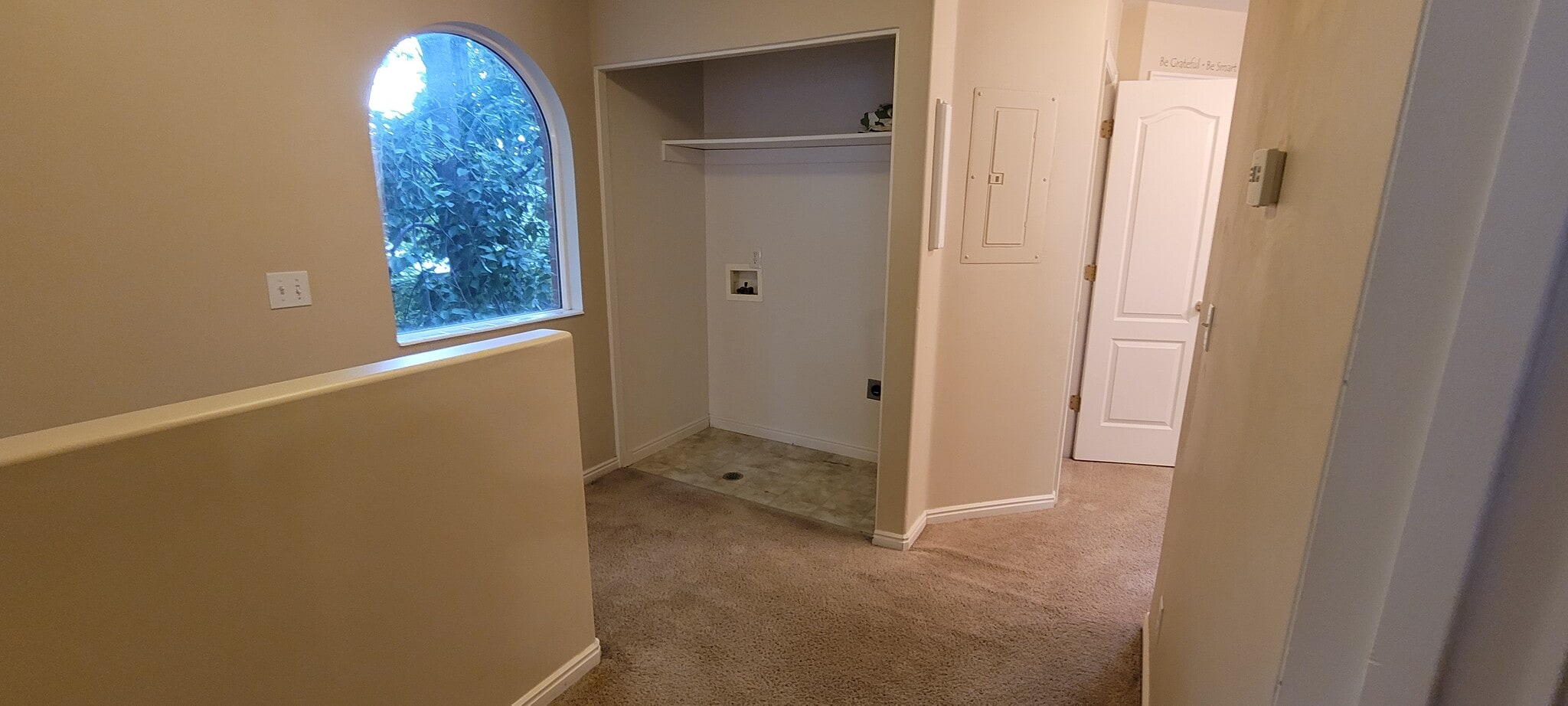 Washer/Dryer hookups - 125 Peregrine Ln