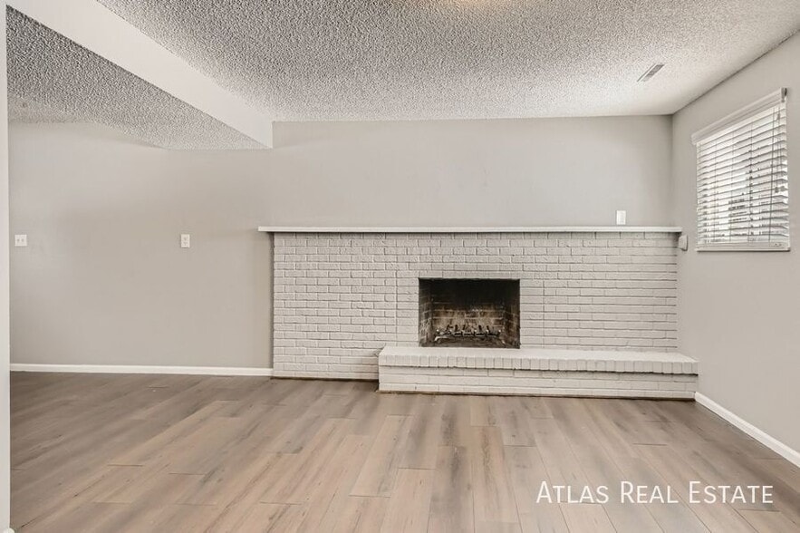 Building Photo - 4606 Misty Dr