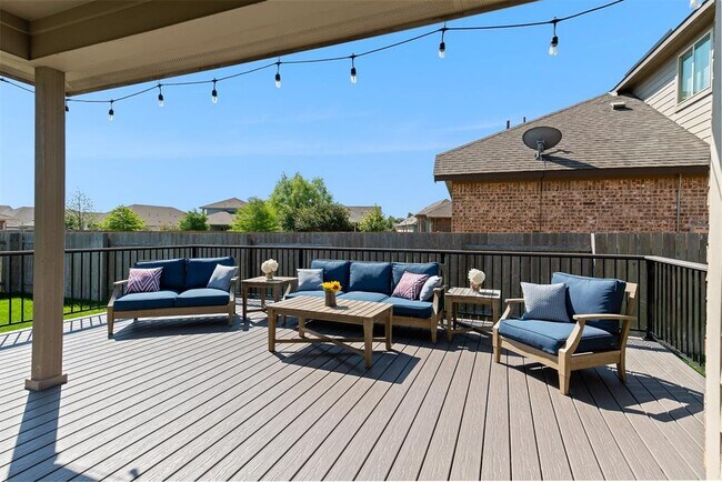 Building Photo - 112 Coral Bean Way