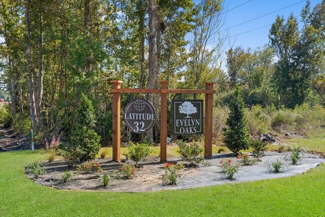 Building Photo - Latitude 32