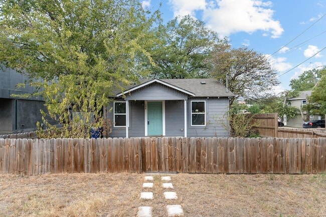 Primary Photo - 204 Lessin Ln