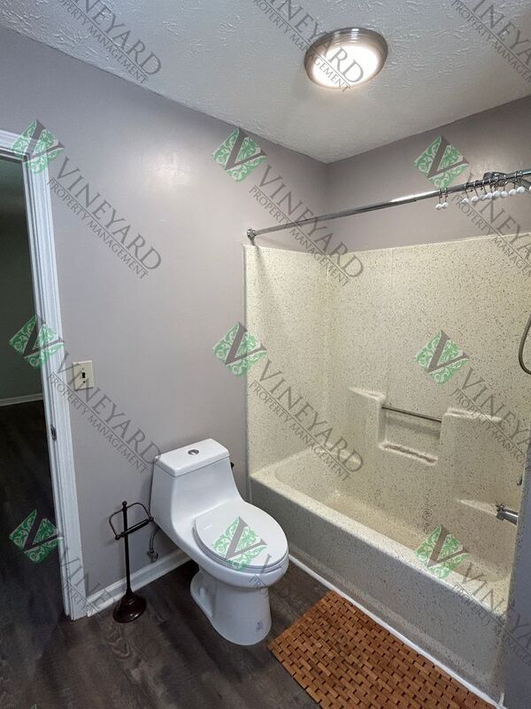 Building Photo - 351 Wood Knoll Ct