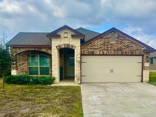 Primary Photo - AVAILABLE NOW ! 1 WEEK FREE MOVE IN SPECIAL