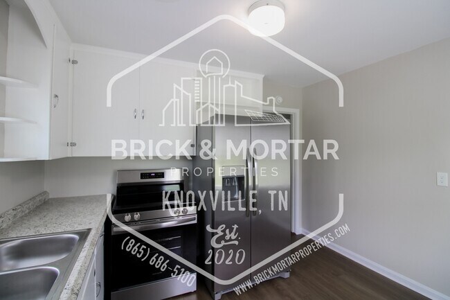 Building Photo - 907 Cherokee St