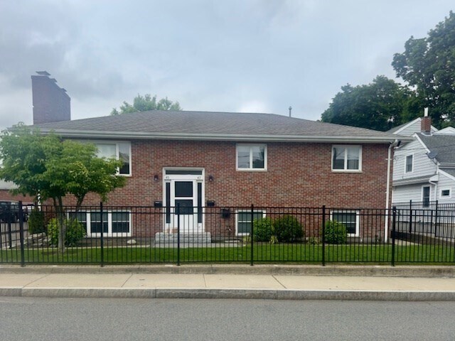 Primary Photo - 45 Cedar St