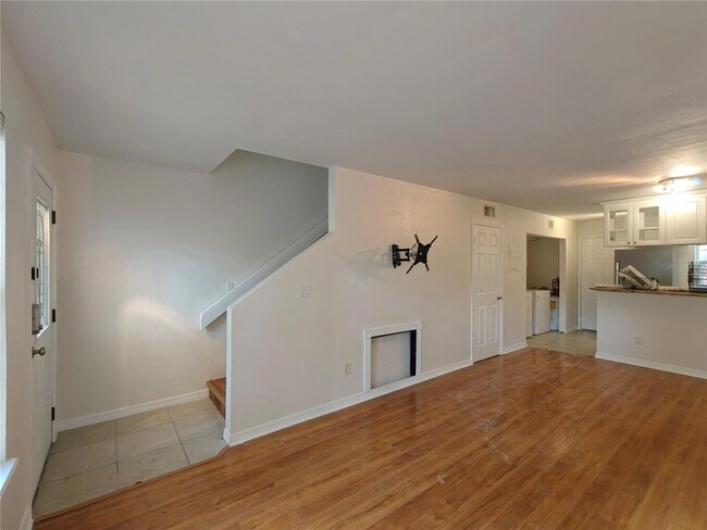 Building Photo - 620 SW 10th Ln