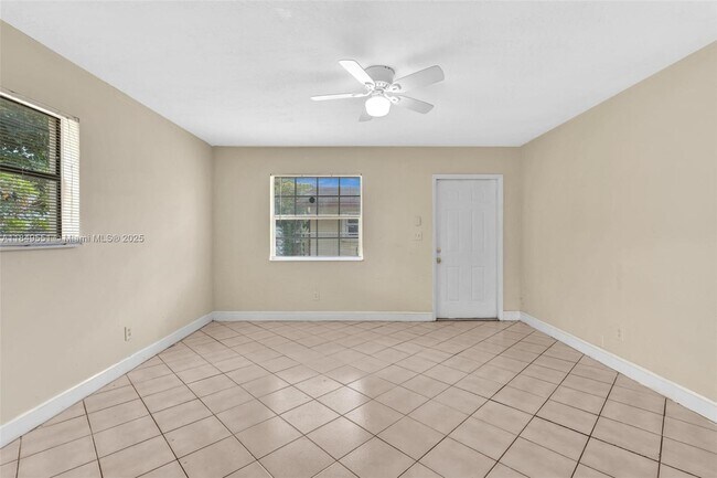 Building Photo - 2751 NW 14th Ct