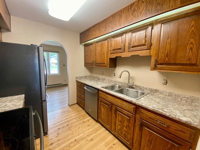 Building Photo - 2302 Cartier Dr