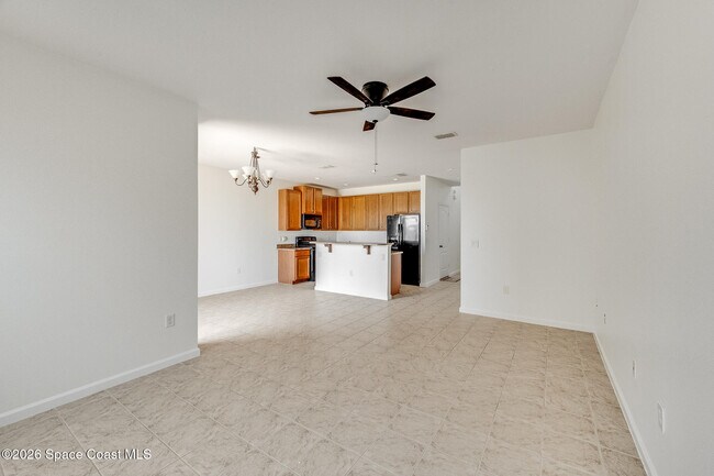 Building Photo - 733 Ventura Dr