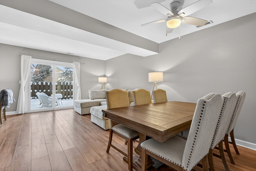 Building Photo - 1391 Sherwood Ct