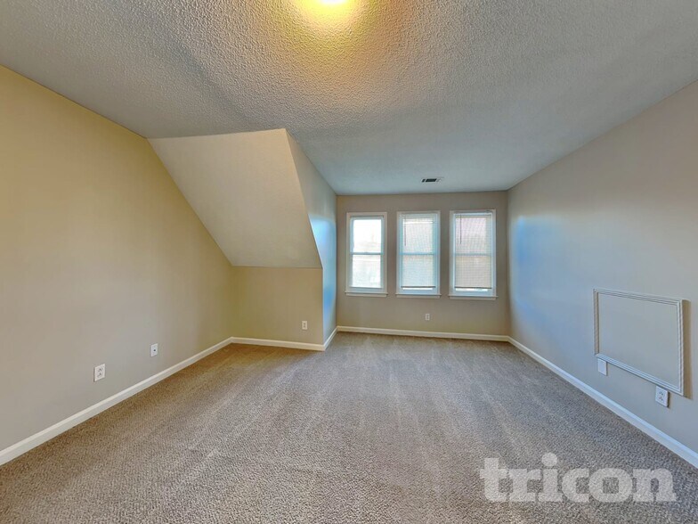 Building Photo - 4112 Trotters Way Dr