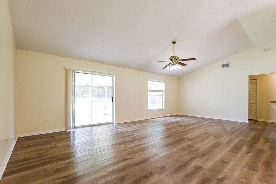 Building Photo - 2556 Coachbridge Ct