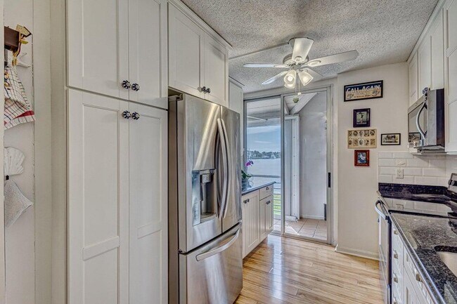 Building Photo - 1071 Sugar Sands Blvd