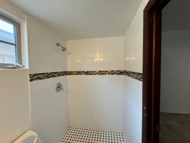 Building Photo - 251 NE 41st St