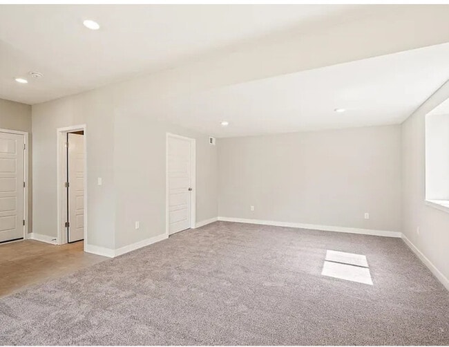 Building Photo - 3545 Corbin Dr