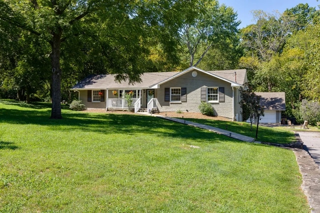 Primary Photo - 4417 Saunders Ave