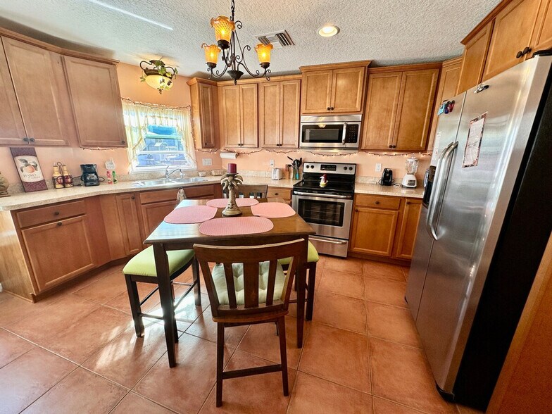 Building Photo - 257 Nettles Blvd