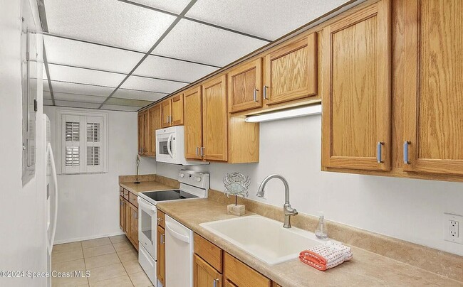 Building Photo - 126 Lancha Cir