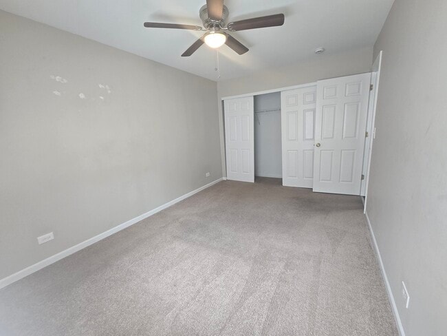 Building Photo - 250 W Whispering Oaks Ln