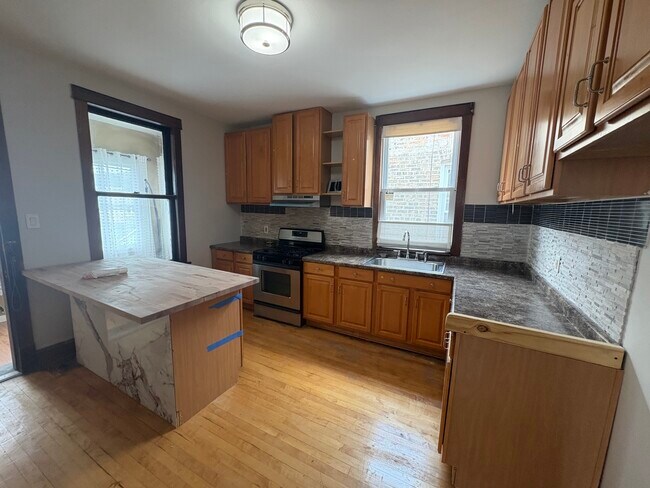 Building Photo - 4418 W Deming Pl