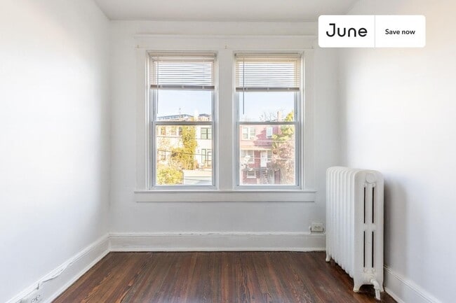 Building Photo - 616 Orleans Pl NE