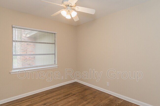 Building Photo - 1861 Gillespie Dr