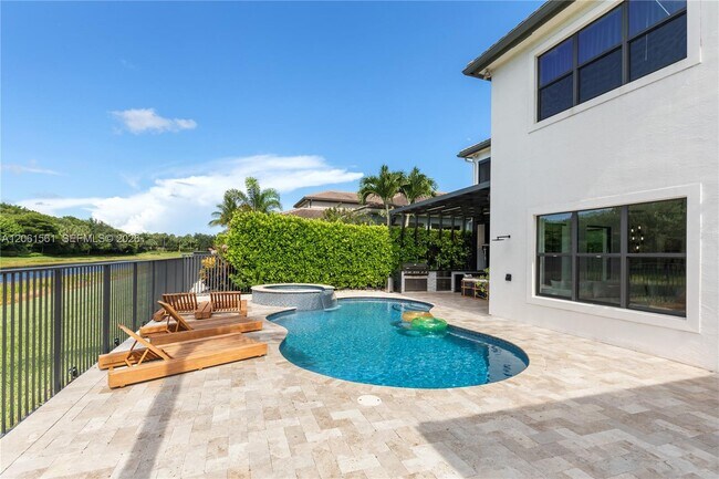 Building Photo - 9529 Eden Roc Ct