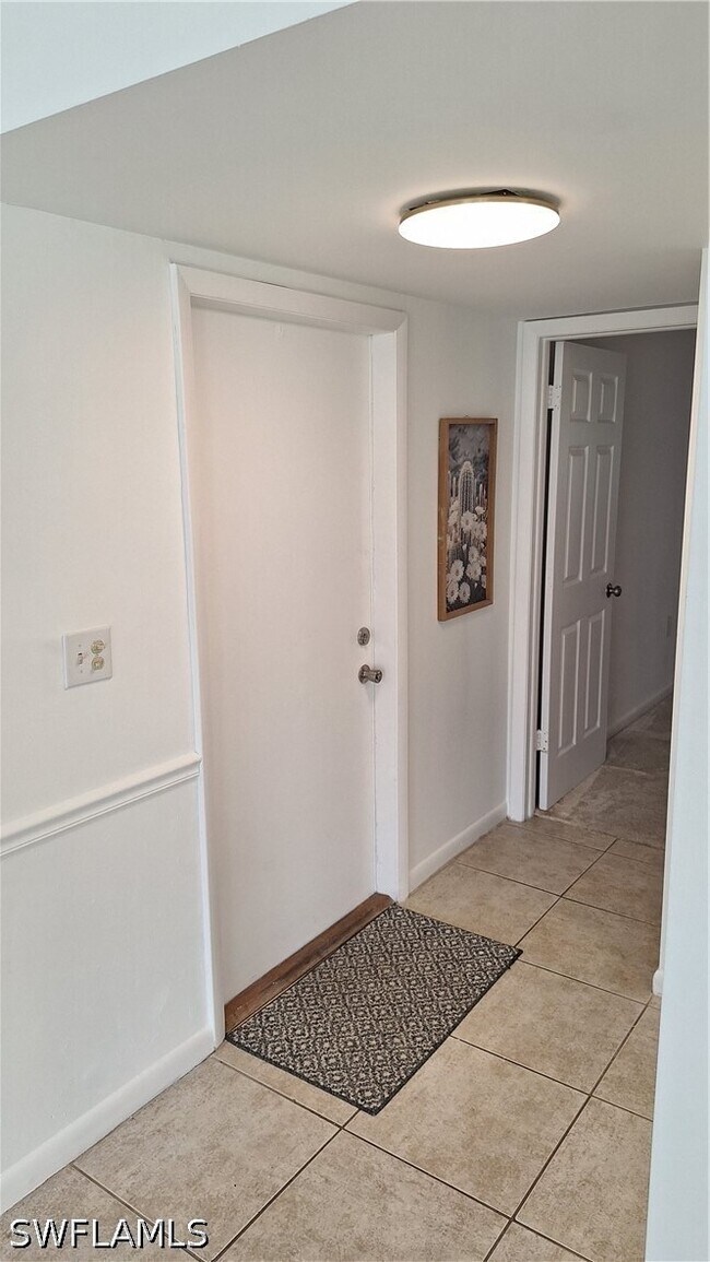 Building Photo - 406 Meadowlark Ln