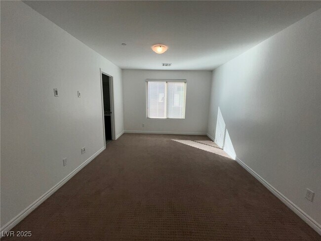 Building Photo - 3212 Daffodil Ridge St