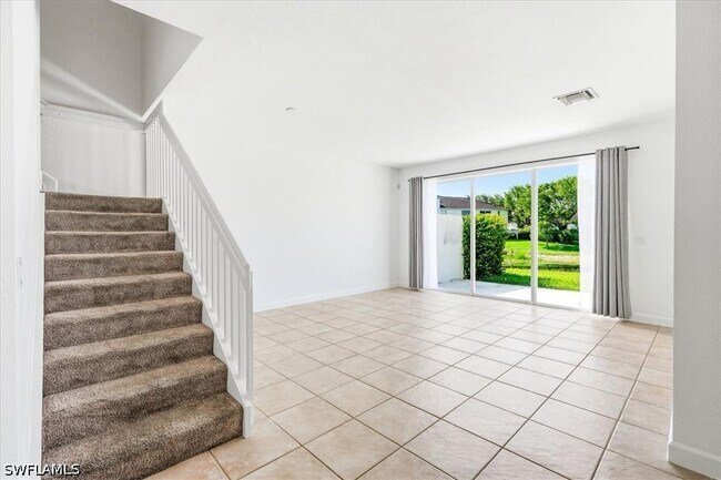 Building Photo - 7070 Venice Way