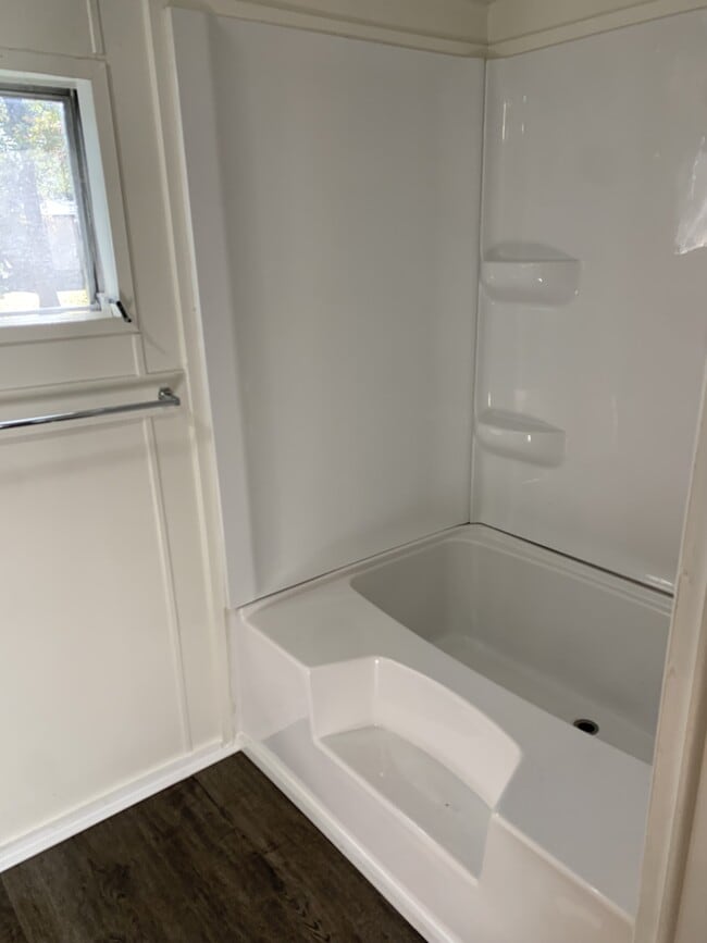 Building Photo - 111 Hunter Ct