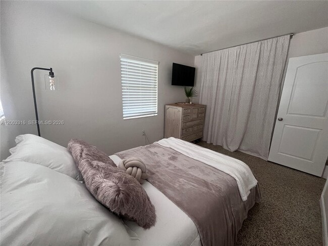 Building Photo - 9840 SW 165th Terrace