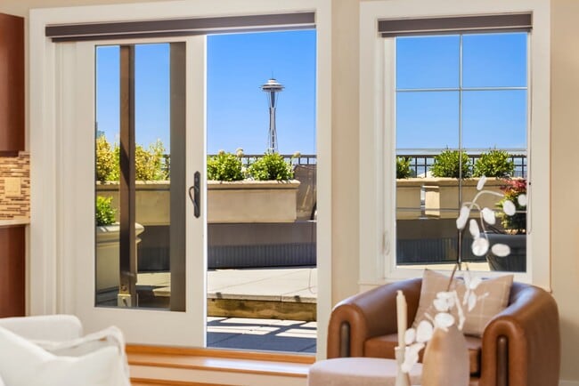 Building Photo - Luxury Penthouse with 600+ Sqft Terrace & ...