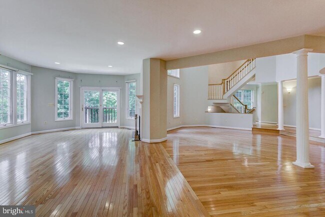 Building Photo - 18 Nantucket Ct