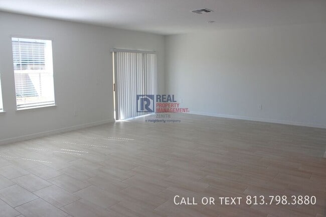 Building Photo - 1716 Tropical Oasis Ave