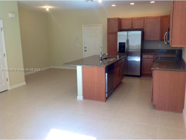Building Photo - 2950 St Thomas Dr