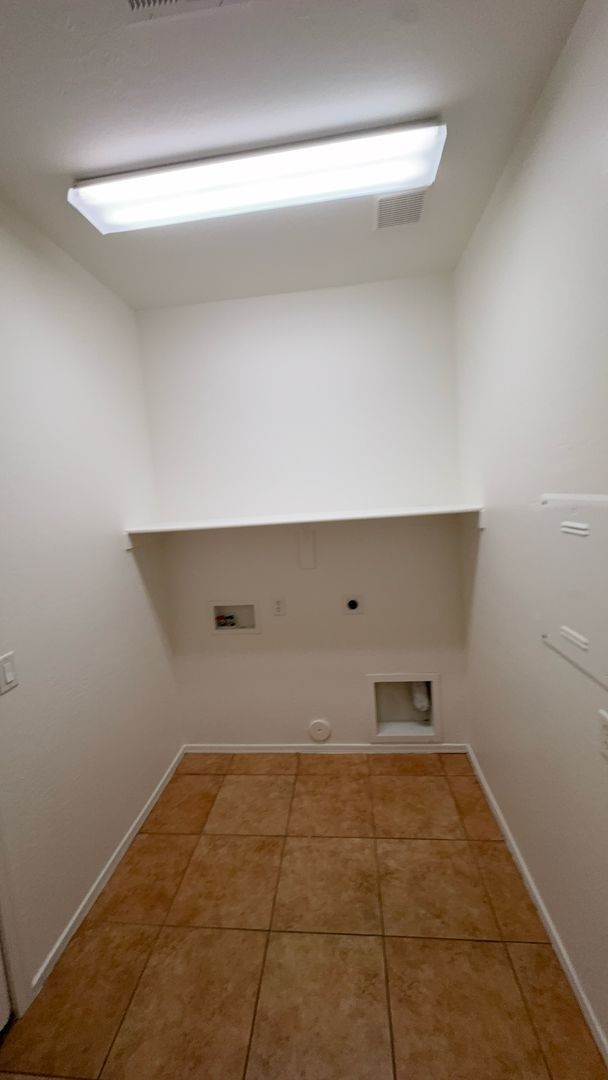 Building Photo - Prime Power Ranch Retreat: 4BR/2.5BA Oasis with Private Pool, Vaulted Ceilings & Backyard Bliss!