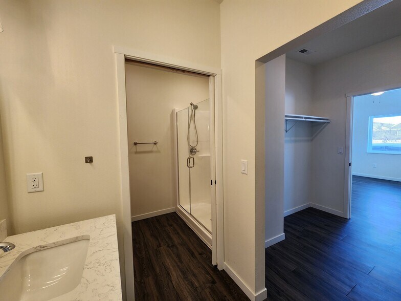 Building Photo - 812 7th St SW