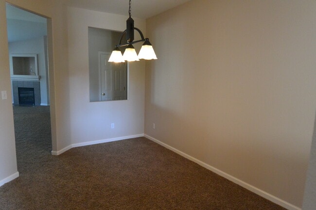 Building Photo - 6102 W Seeger Ct