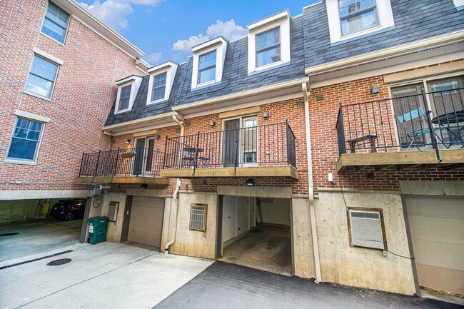 Building Photo - 431 S Ashley St