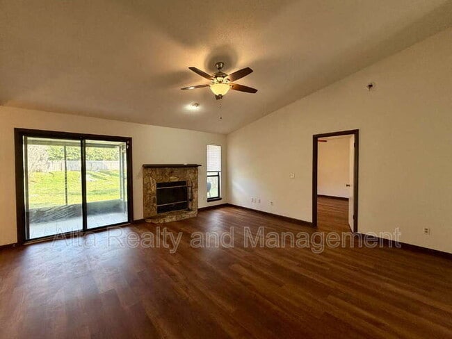 Building Photo - 4655 Trevi Dr