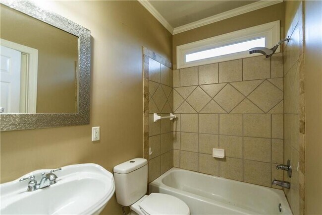 Building Photo - 8465 Bethel Ridge Ct