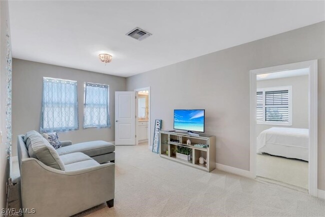 Building Photo - 4714 Formosa Dr