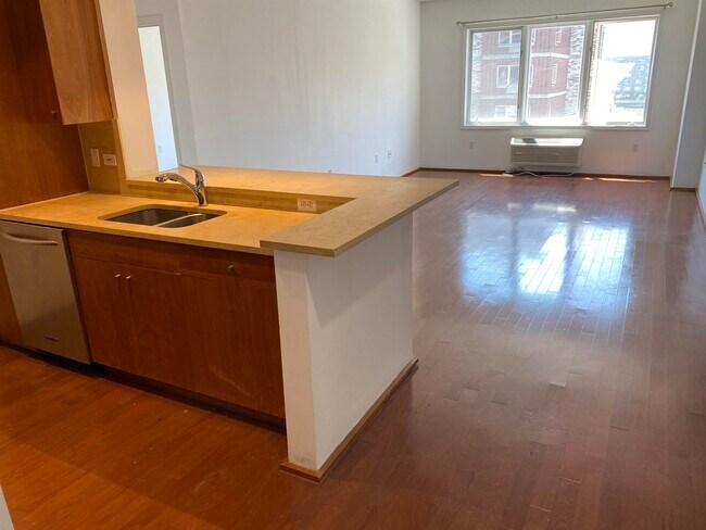 Building Photo - 2207 City Pl