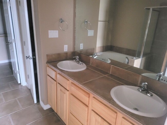 Building Photo - 3027-3029 LodgePole