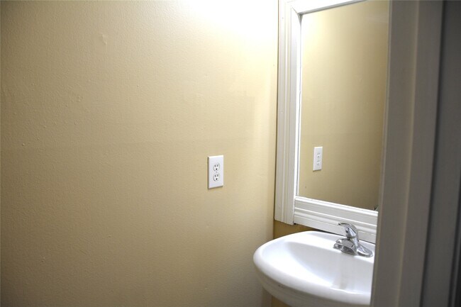 Building Photo - 10916 Panther Ct