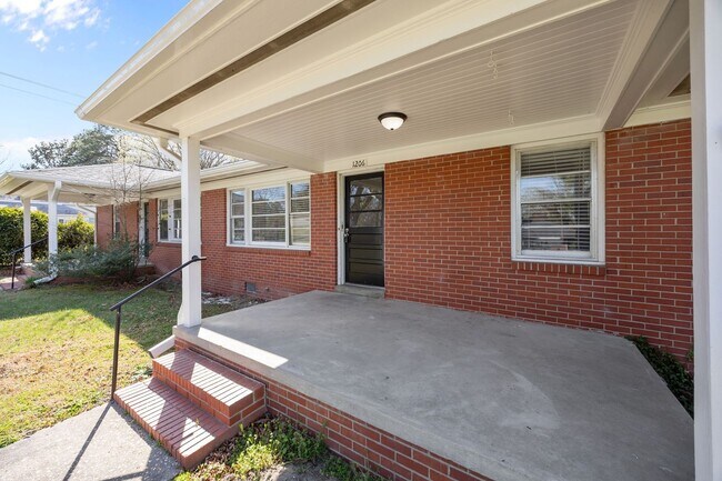 Building Photo - Duplex