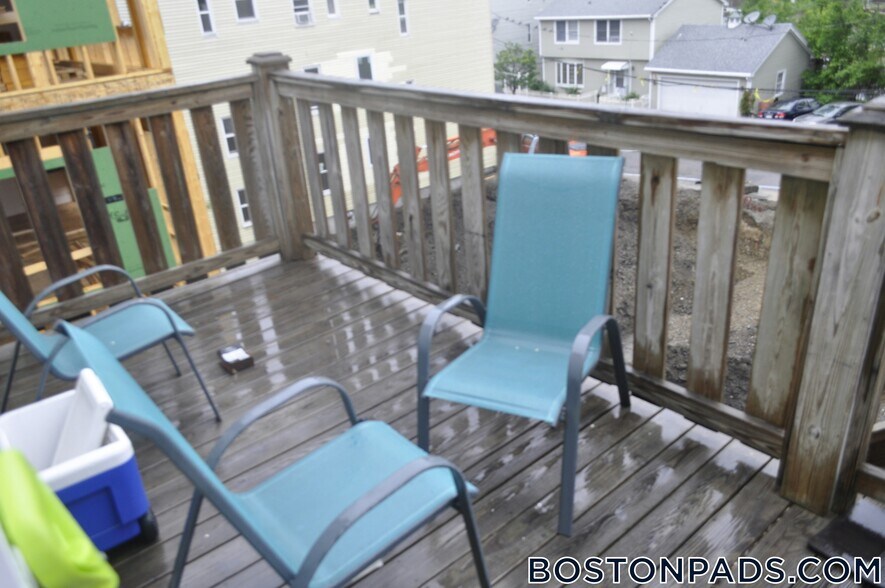 Building Photo - 23 Washburn St