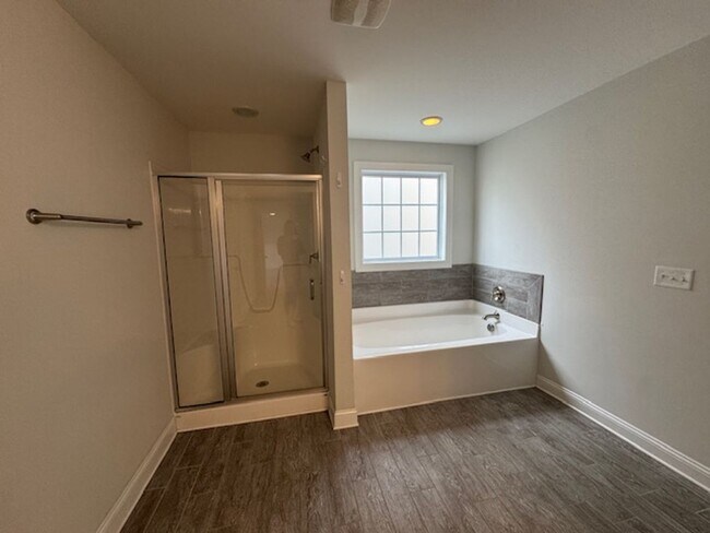 Building Photo - The Creek Of Willowwick