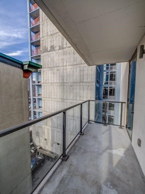 Building Photo - 160 1st St